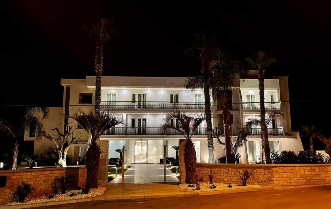 Hotel Posidonia ポルト・チェザーレオ エクステリア 写真
