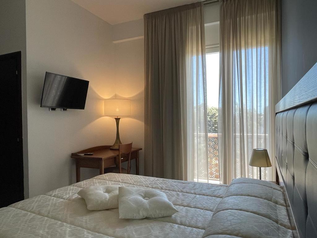 Hotel Posidonia ポルト・チェザーレオ エクステリア 写真